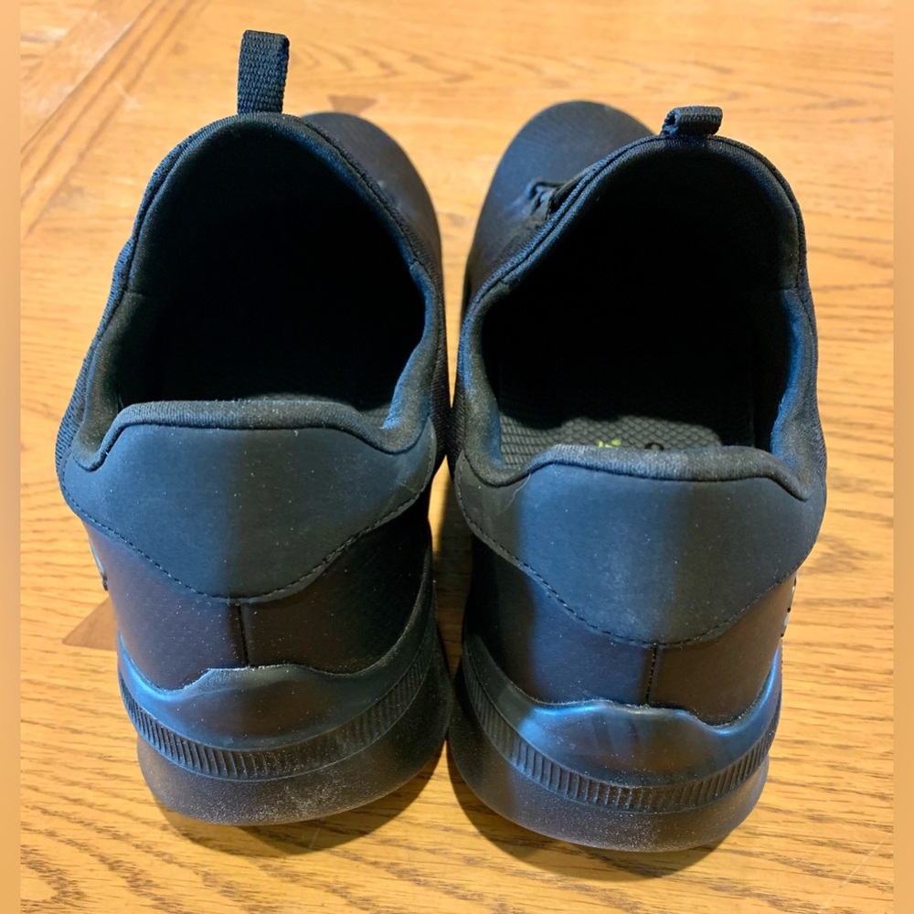 Men’s Skechers Black Slip-On Sneakers - Picture 7 of 9